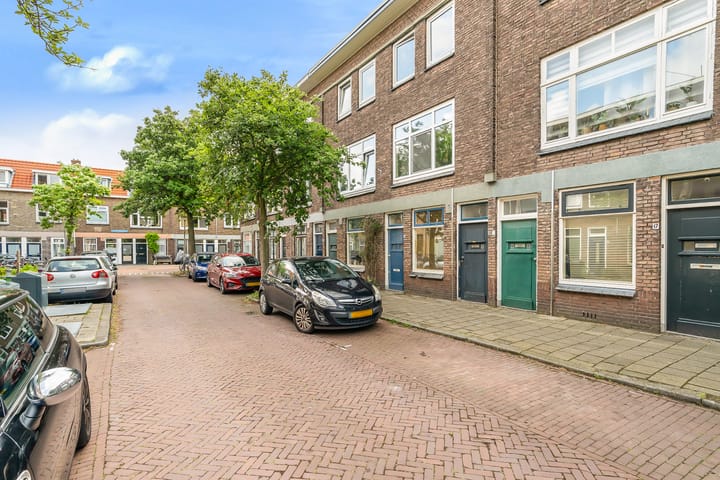 Isaäk Hoornbeekstraat 11 in Delft