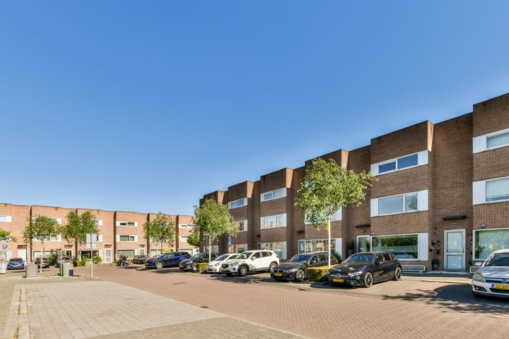 Iwan Kantemanplein 28 in Amsterdam