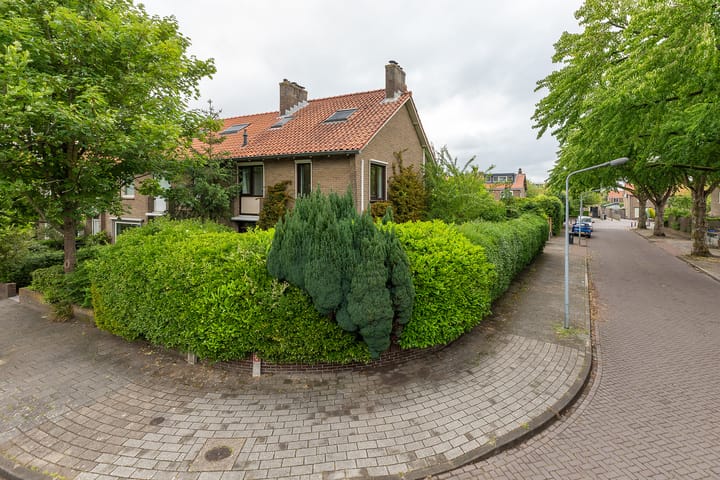 J.A. Kalfflaan 2 in Hilversum foto