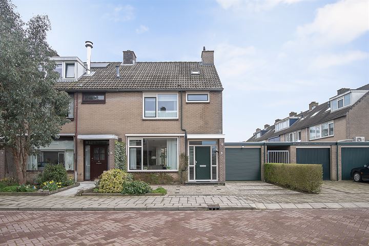 J.A. Vermaasstraat 2 in Oud-Beijerland