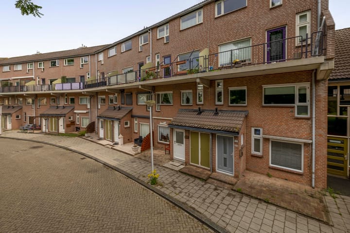 J.C. Sterrenburgstraat 23 in Spijkenisse