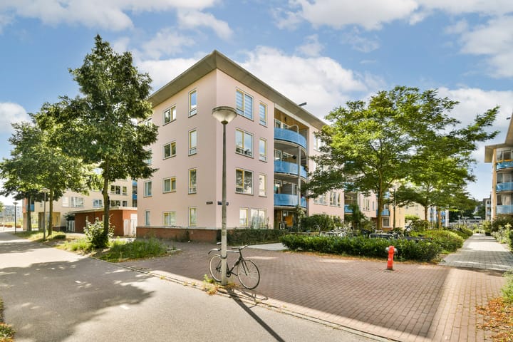 J.C. van Epenstraat 84 in Amsterdam