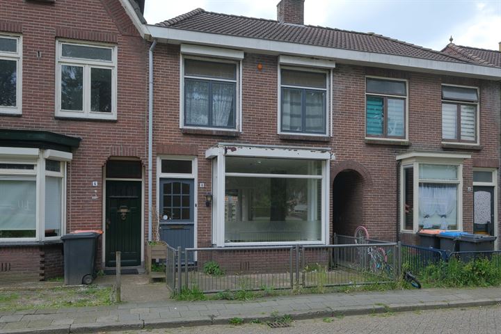 J. Duikerstraat 8 in Almelo