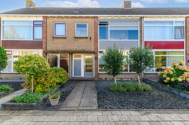 J H Jurresstraat 16 in Heerenveen