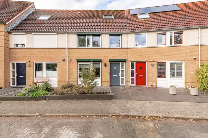 J.H. L.-van Herwaardenstraat 49 in Meteren