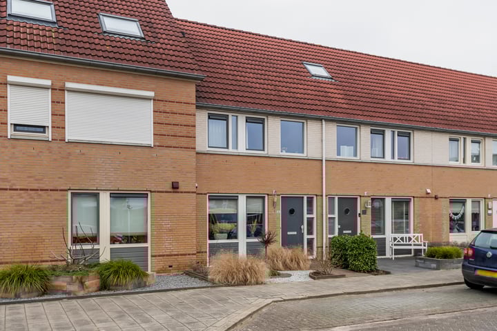 Photo of property J.H. L.-van Herwaardenstraat 69, Meteren
