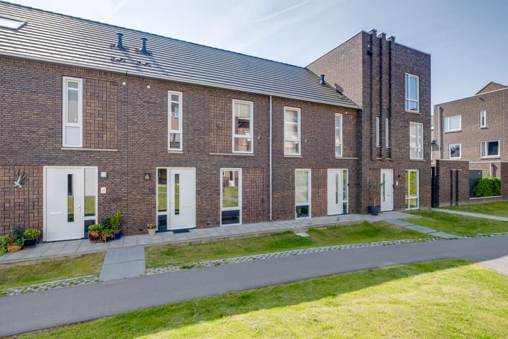 J.H. Slingenbergpad 12 in Deventer