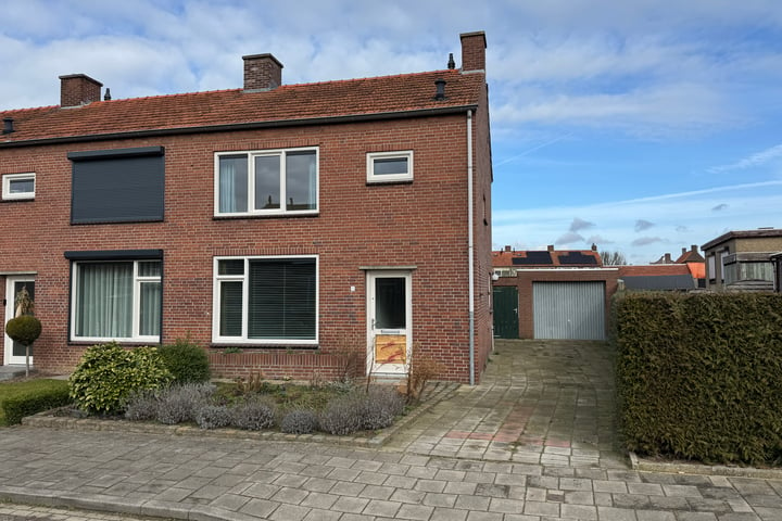 J.Henry Dunantstraat 1 in Arcen