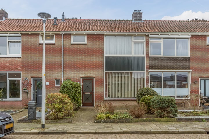 J.J. van Deinselaan 31 in Almelo