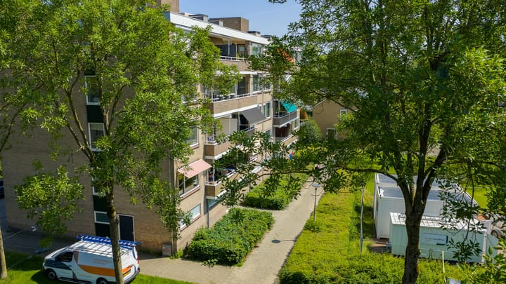 J.J. van Deinselaan 360 in Enschede