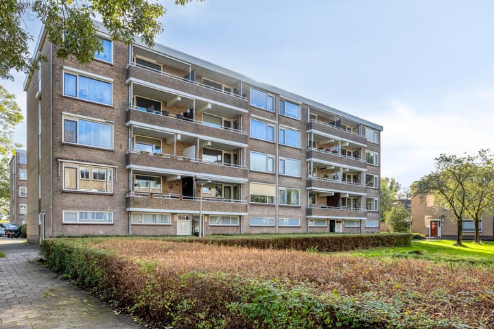 J.J. van Deinselaan 388 in Enschede