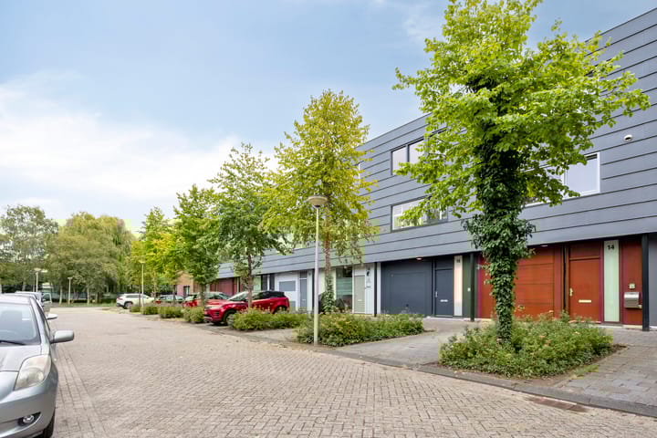 J. Kluitstraat 16 in Spijkenisse