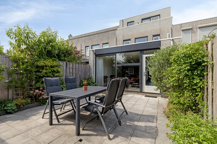 Photo of property J. Kruijverstraat 99, Zaandam