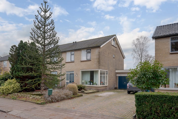 Photo of property J.L. Nijsinghweg 22, de Wijk