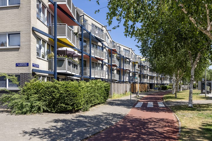 J.M. den Uylstraat 76 in Amsterdam photo