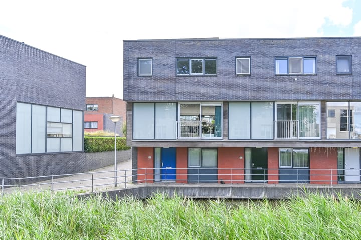 J. Michaëlpad 120 in Velserbroek photo