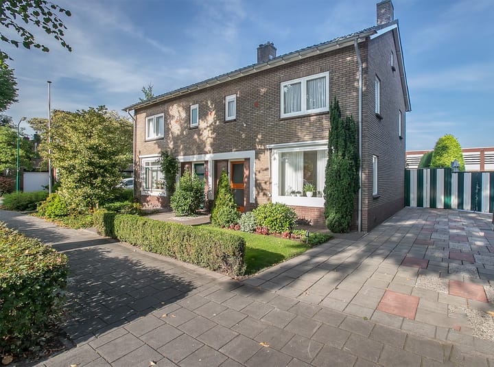 J.P.C. Leinweberstraat 61 in Veenendaal