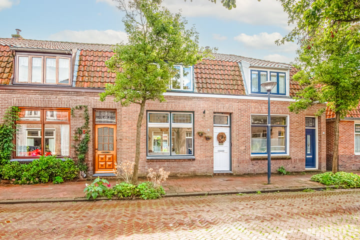 J.P. Coenstraat 56 in Hoorn