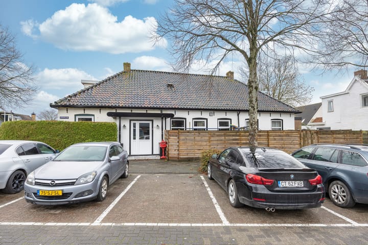 J.P. van der Bildtstraat 2 in Vrouwenparochie foto