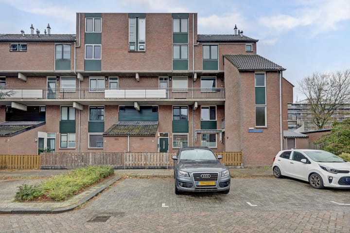 J. Sasboutstraat 4 in Spijkenisse