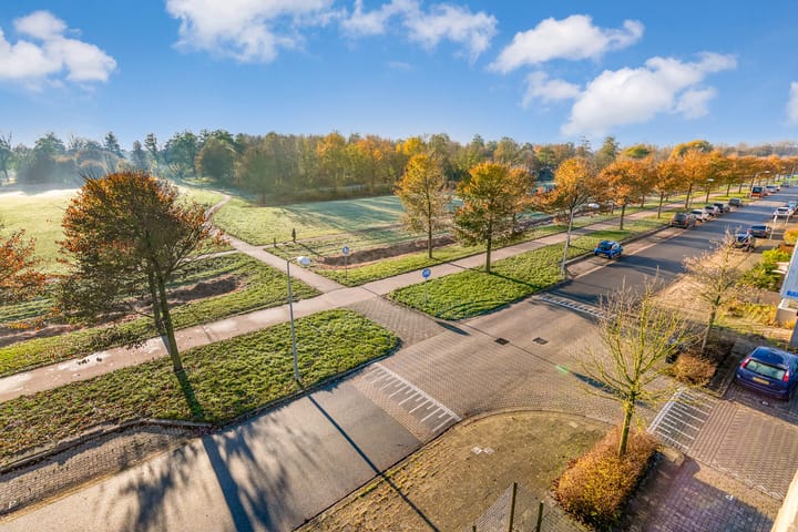 J.T.P. Bijhouwerhof 79 in Almere foto
