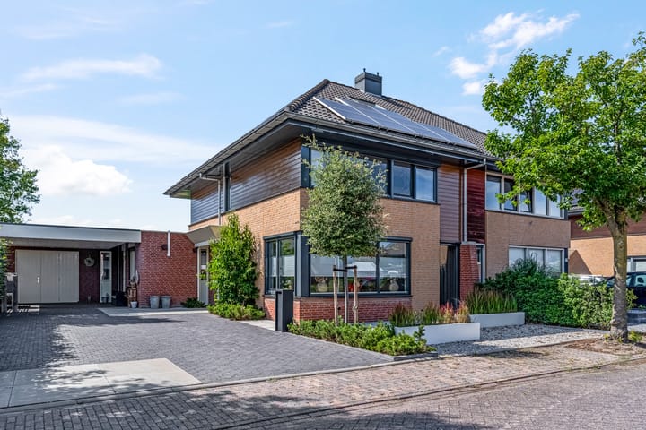 J. van Zantenstraat 96 in Meteren