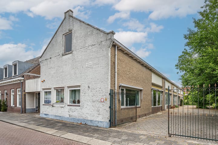 Jacob Banestraat 8 in Sommelsdijk
