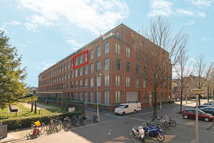 Jacob Burggraafstraat 204 in Amsterdam photo