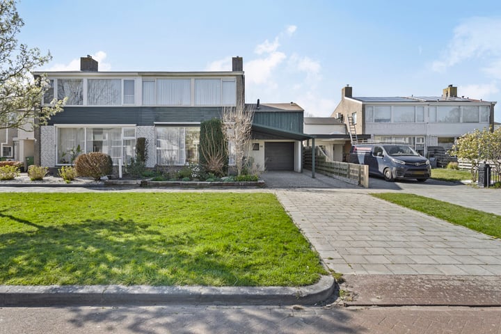 Photo of property Jacob Catsstraat 10, Harlingen