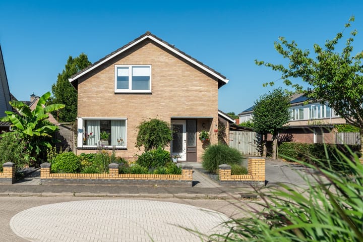 Photo of property Jacob Catsstraat 24, Kesteren