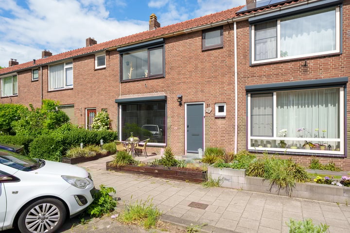 Photo of property Jacob Marisstraat 31, Zwijndrecht