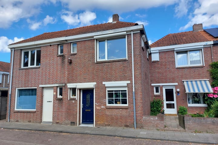 Photo of property Jacob Roggeveenstraat 21, Tilburg