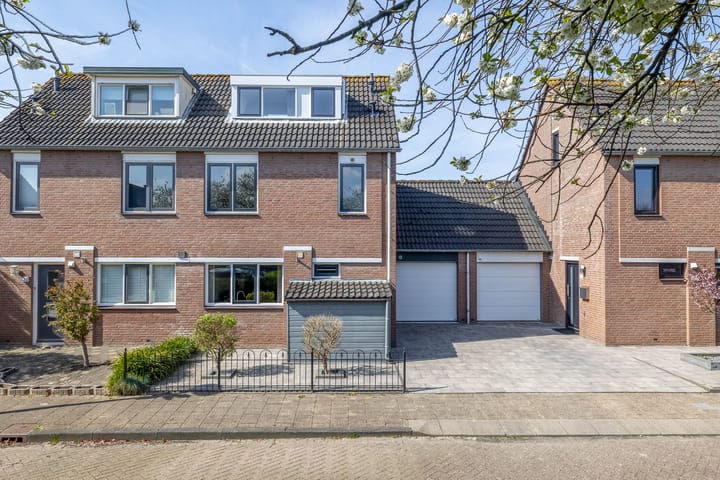 Jacob van Heemskerkstraat 18 in Hellevoetsluis