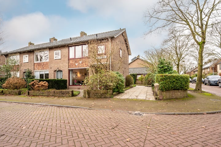 Photo of property Jacob van Heemskerkstraat 31, Huizen