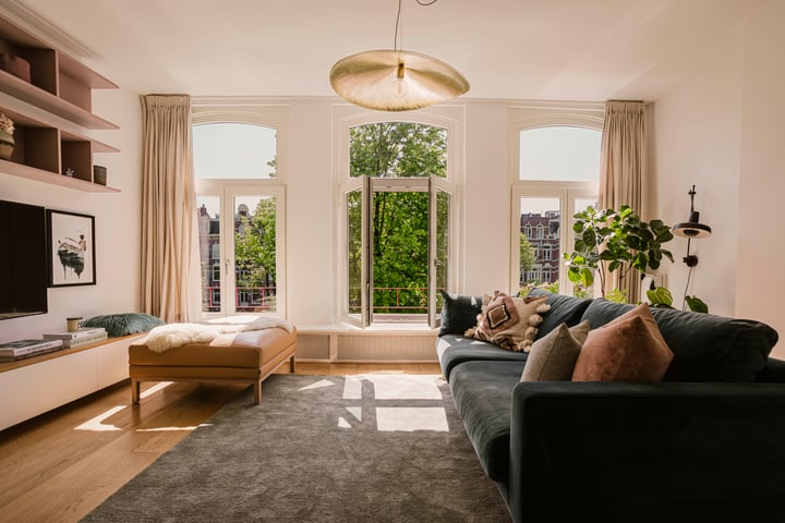Photo of property Jacob van Lennepkade 52-3, Amsterdam