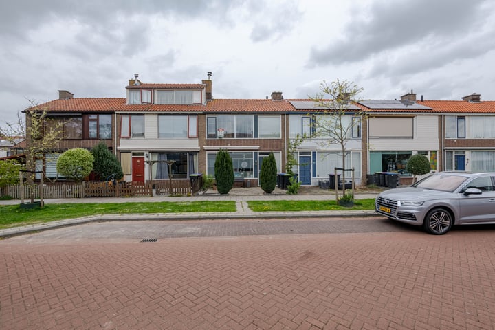 Jacob van Lennepstraat 12 in Spijkenisse Foto
