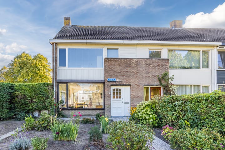Jacob van Lennepstraat 2 in Terneuzen