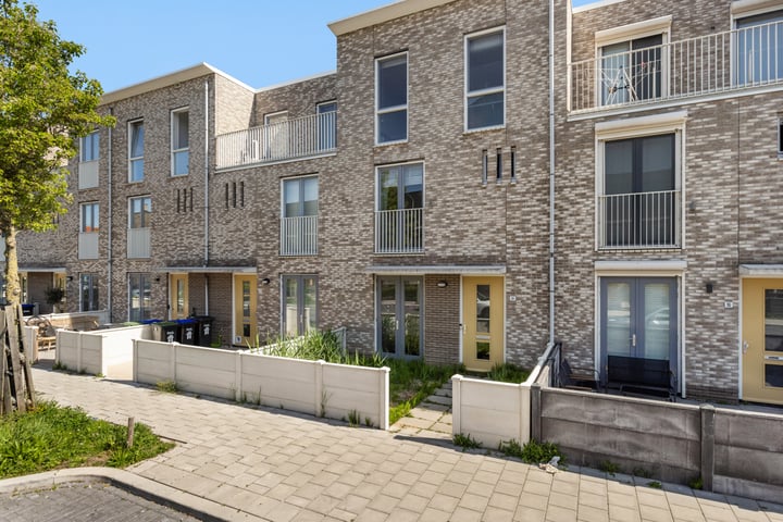 Photo of property Jacob van Ruisdaelstraat 14, Dordrecht
