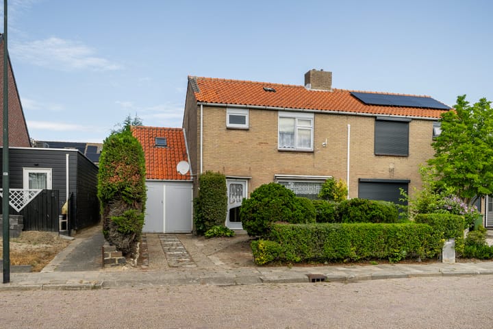 Photo of property Jacoba van Beierenstraat 14, Sint-Maartensdijk