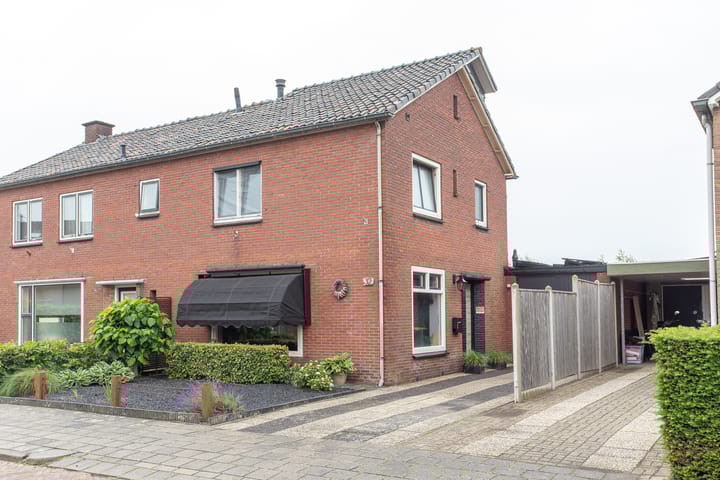 Jacobsonstraat 32 in Wierden
