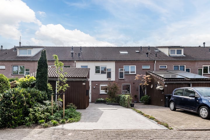 Jacqueline van der Waalsheem 21 in Hillegom
