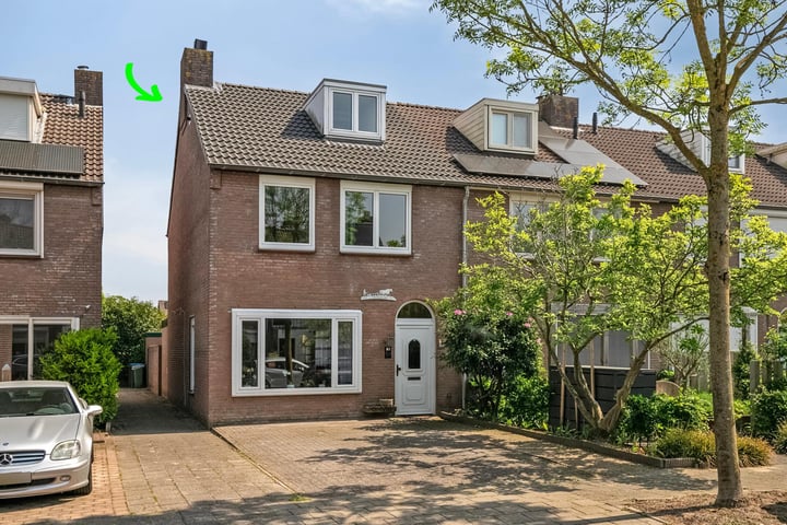 Jadedijk 58 in Roosendaal