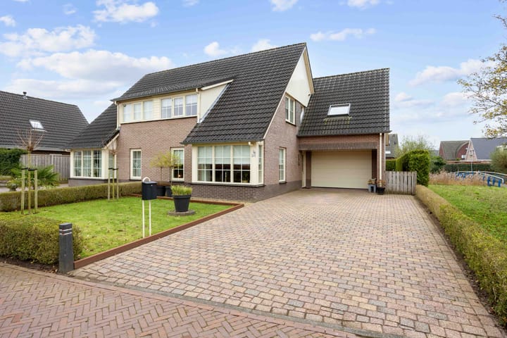 Photo of property Jan de Rijklaan 24, Uithuizen