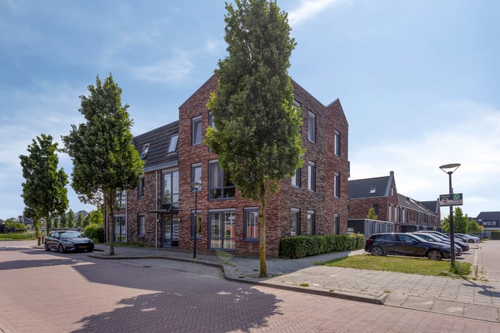 Photo of property Jan Doustraat 14, Zwaag