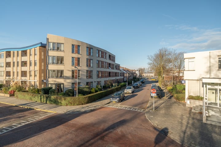 Photo of property Jan Evertsenlaan 27, Katwijk