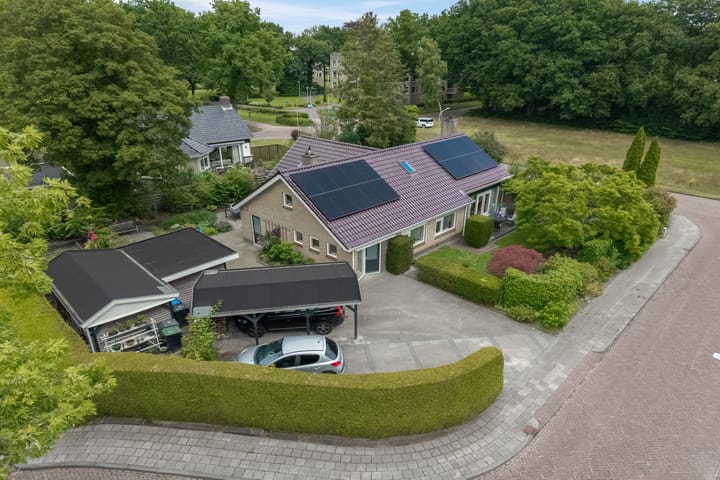 Photo of property Jan Fabriciuslaan 11, Roden