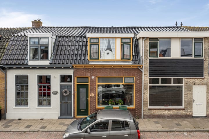 Jan in 't Veltstraat 126 in Den Helder foto