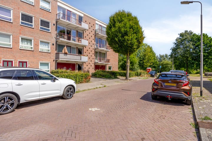Jan Luykenlaan 12 in Deventer foto