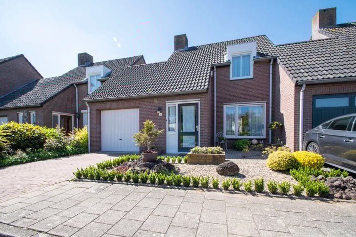 Jan Mennenstraat 16 in Roggel