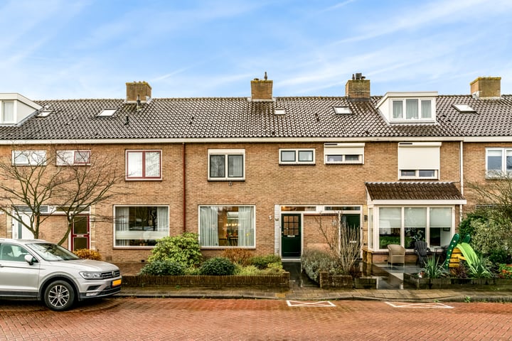 Jan van Bergenstraat 5 in Heemskerk